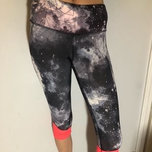 Work out galaxy cropped leggings